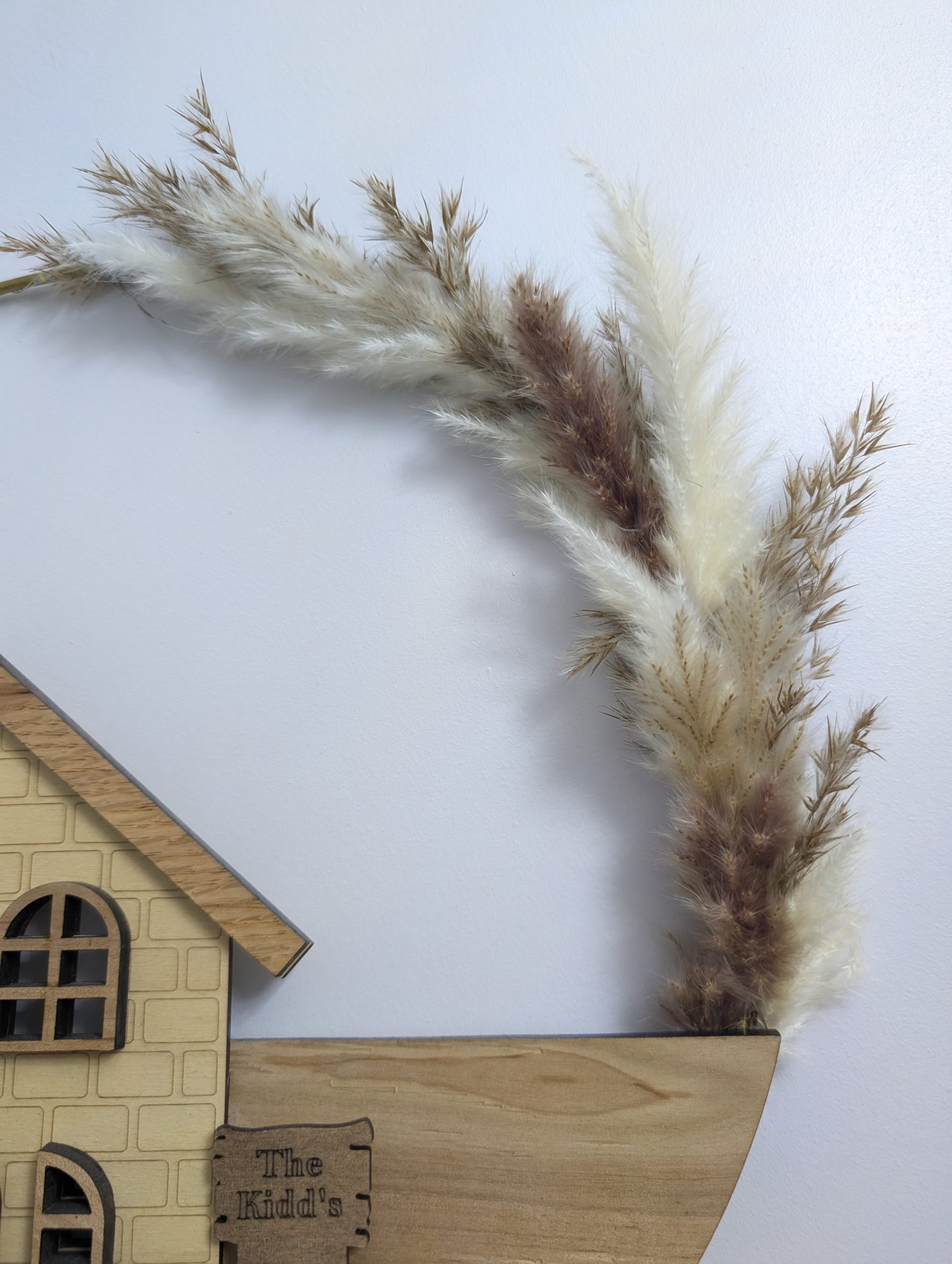 Wall Mounted Wreath with LED House Ornament - Image 4